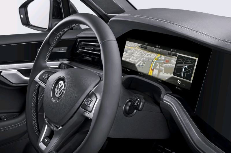 Yeni Volkswagen Touareg kavisli gösterge paneli
