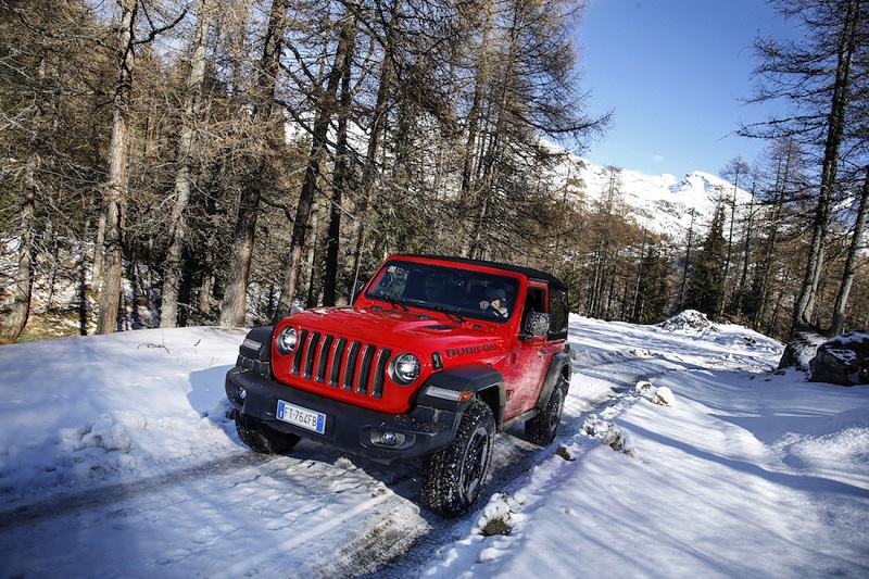 Jeep Wrangler Four Wheeler Yılın SUV Modeli, Yeni Wrangler Rubicon. Yılın SUV'u Jeep Wrangler, Yeni Jeep Wrangler Özellikleri. Araba Habercisi Dergisi, Araba Haberleri, Otomobil Haberleri