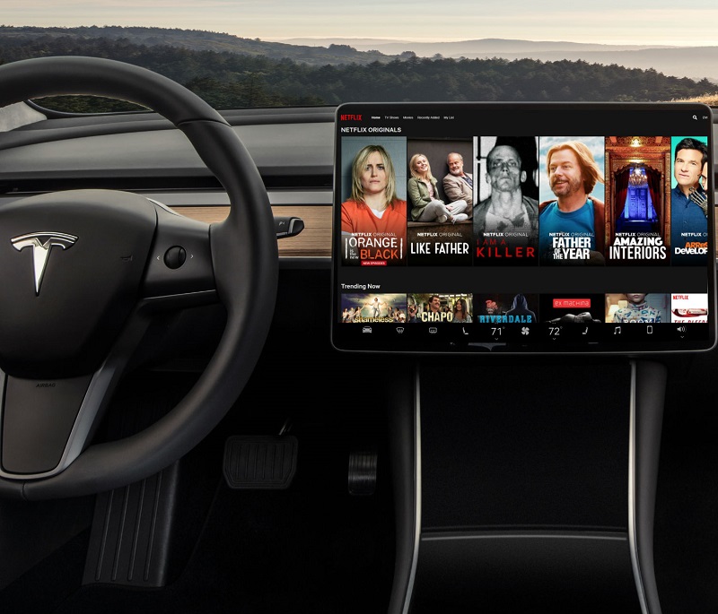 Tesla Netflix Youtube Videolarını İzletecek!