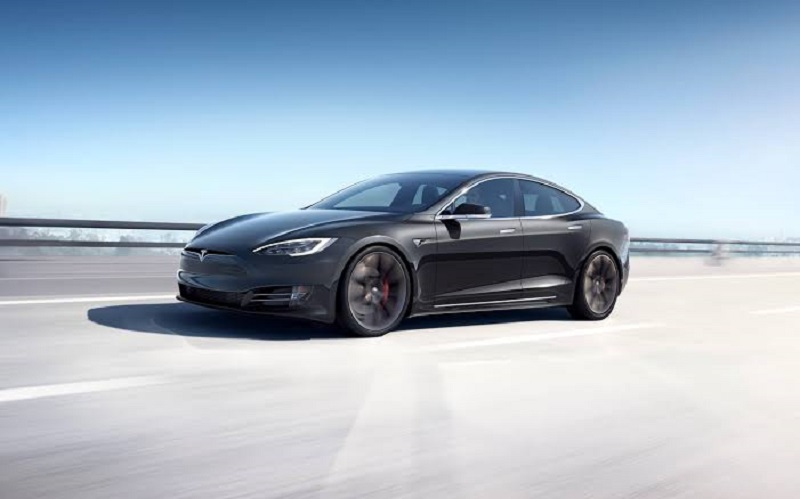 Tesla Model S Kapı Kolları Açılmadı