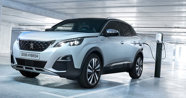 Peugeot 3008 hibrit satışa çıkıyor.