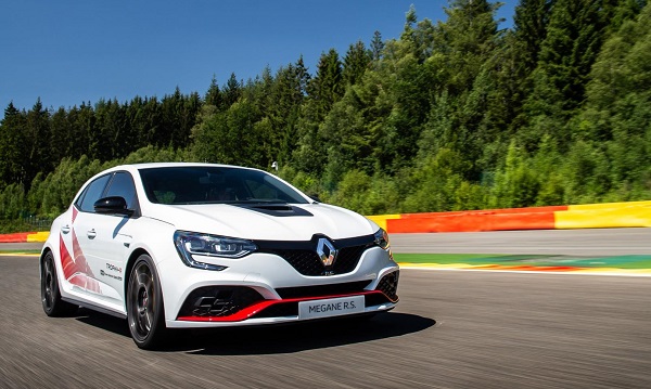 Renault Megane RS Trophy Yorumları.