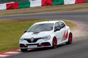 Renault Megane RS Trophy Yorumları.