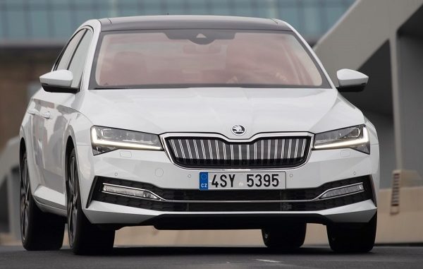 Skoda Superb fiyatları Ekim.