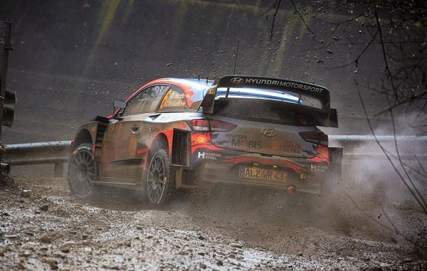 Hyundai Motorsport WRC şampiyon.