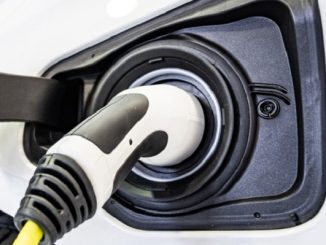 Akıllı telefon üreticileri elektrikli otomobil