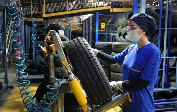 Goodyear Adapazarı fabrikası kadın çalışanlar.