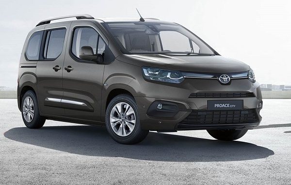 Hafif ticari araç fiyatları Toyota.